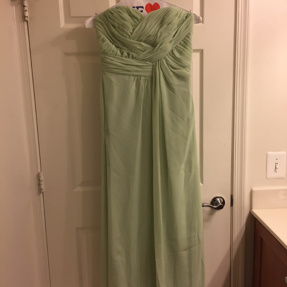 B2 Formal/Special Occasion Light Green Dress Sz10